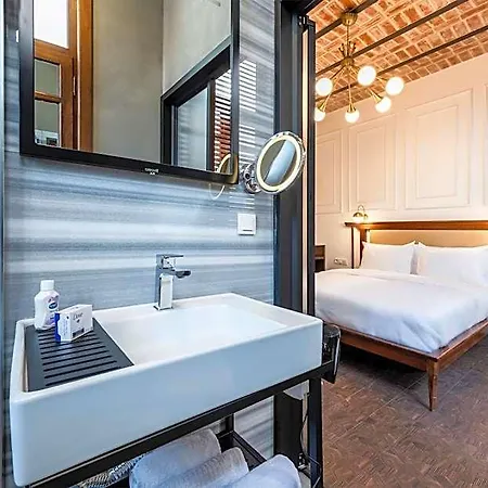 Peranox Boutique Hotel *